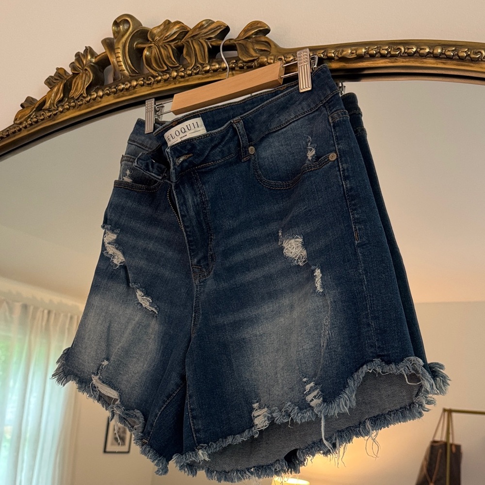 Eloquii Distressed Dark Wash Denim Shorts - Dark Blue size 16